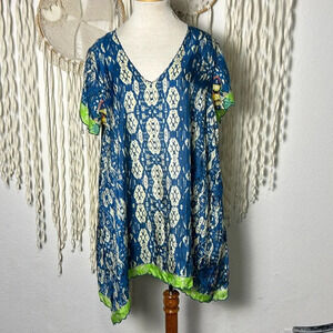 Johnny Was Blue Cream and Green Scallop Hem Silk Blouse Tunic Length Size Large